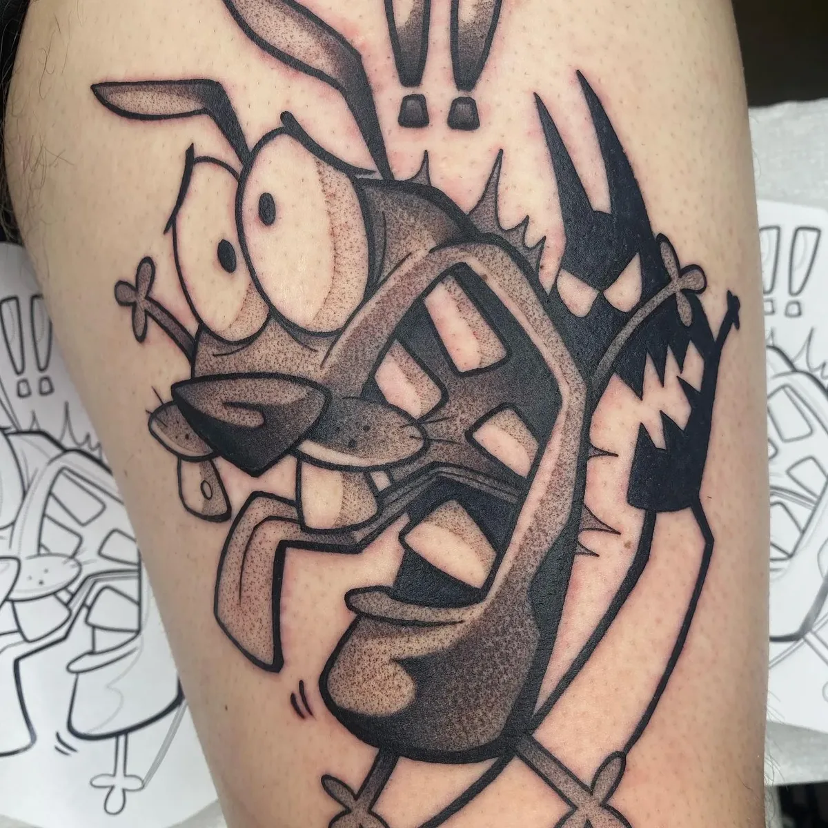Tatuagem gráfica em blackwork feita por Egle Justino